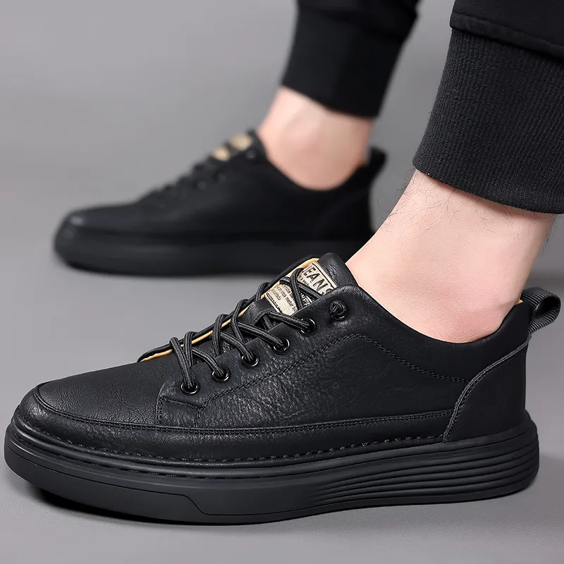 Lightweight Breathable Mens Skate Shoes Solid Color Casual