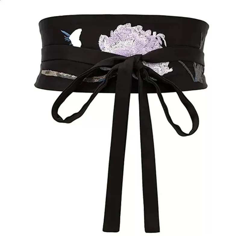 Vintage Embroidered Women's belt on waist - Wide display picture 1