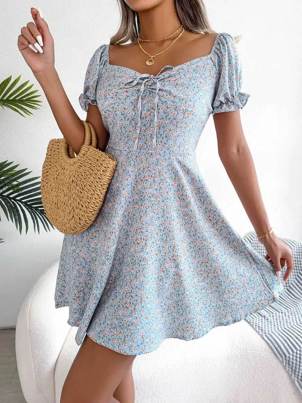 Floral Print Flared Sleeve Sundress - Perfect for Summer Holidays and Casual Wear - Lace-up Drawstring Closure - linen clothing for women - Vestidos