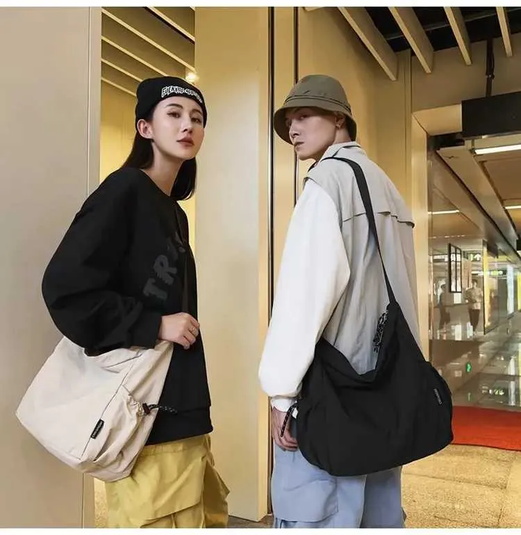 【超歓迎】 Japanese Designer Soft Crossbody black bag for Women and Men 抱っこひも・スリング