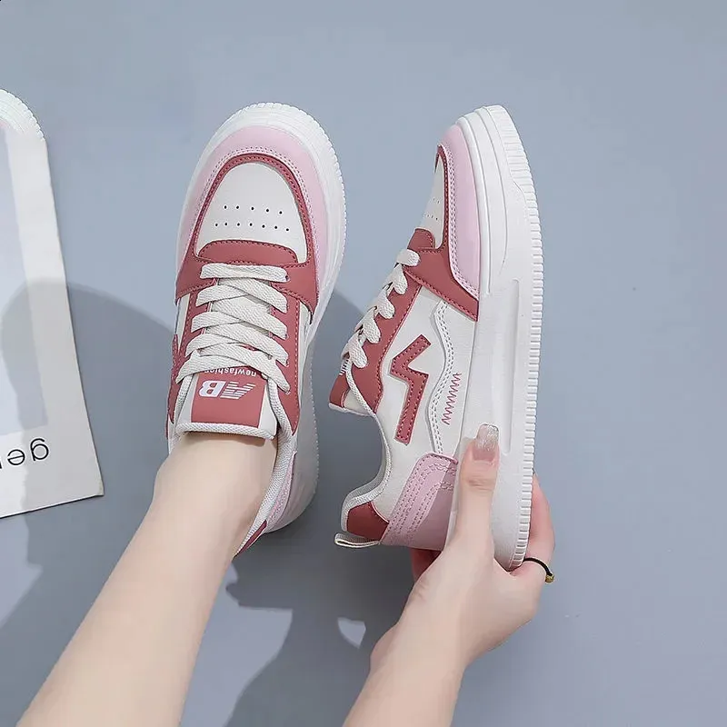 Low fashion womens tennis running shoes pink flat cute spring and autumn no high heels canvas casual sports shoes 240926