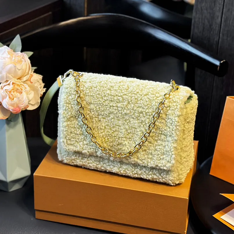 Womens new wave Fuzzy Teddy bag Shoulder Bag Designer Messenger bag Fall Winter Fashion Lambswool handbags Women crossbody bag Fuzzy Purses Luxury