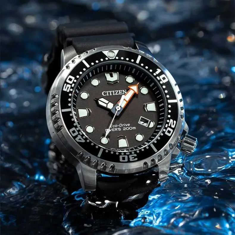 Men s Sport Watch Waterproof Eco Drive Quartz Watch with Fashion Design Silicone Strap Date Display