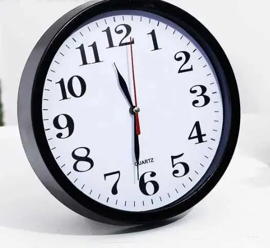 Silent Wall Clock Round Clock Simplicity Modern Bedroom Sweep