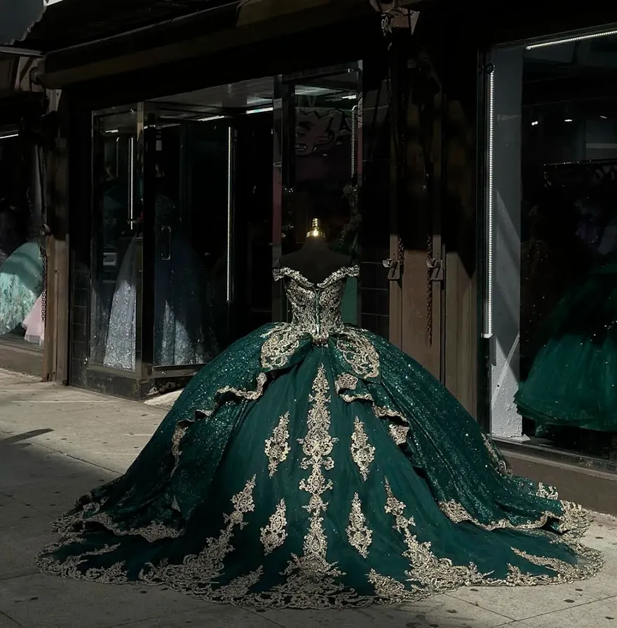 Glittering Off-Shoulder Dark Green Princess dress of... Glittering Off-Shoulder Dark Green Princess dress of...