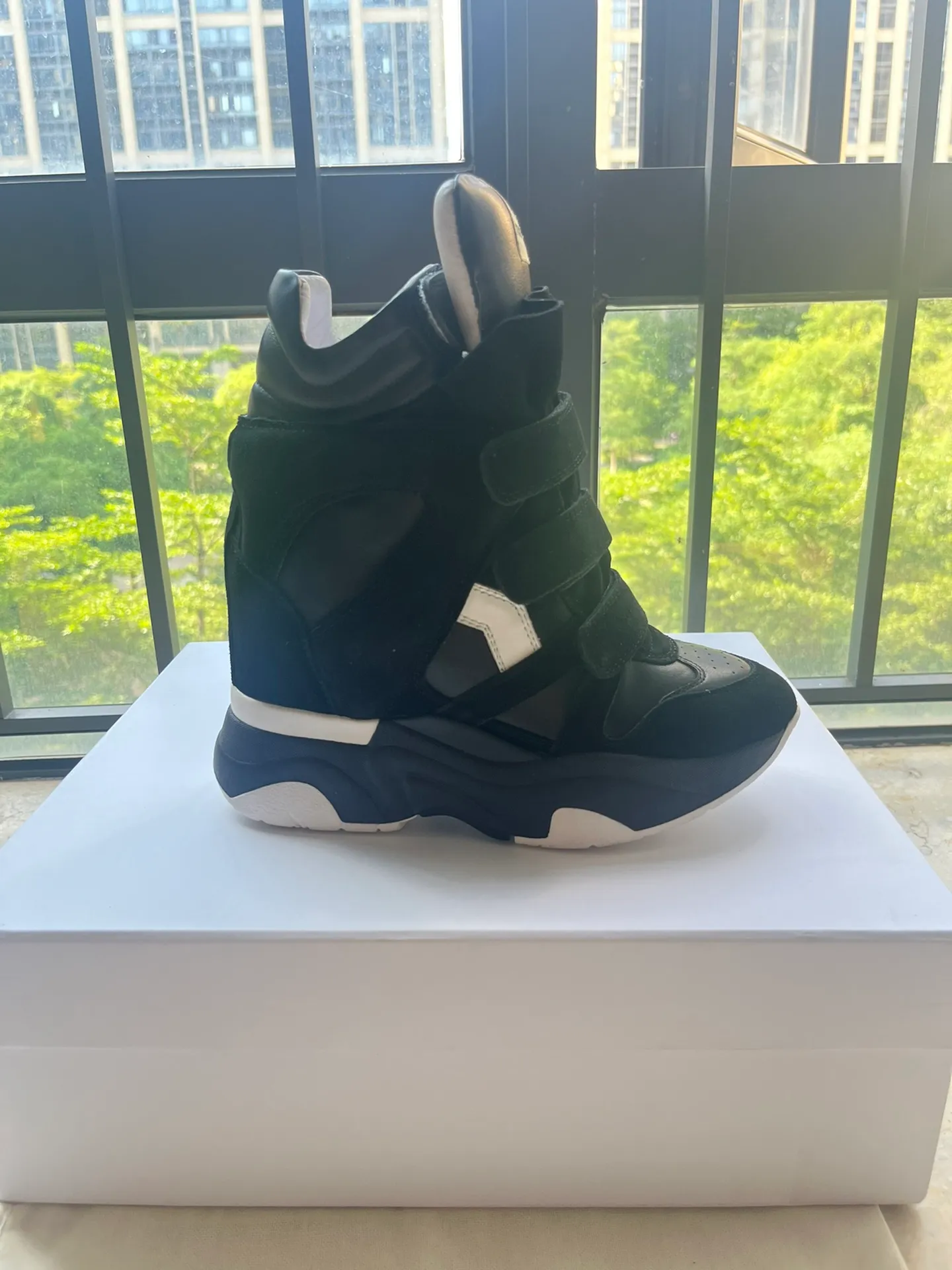 DHgate New style Hot Sale Black Genuine Leather Isabel Bekett Leather trimmed Suede Wedge Sneakers Women Marant Fashion Show Paris New Shoes Shoes Accessories