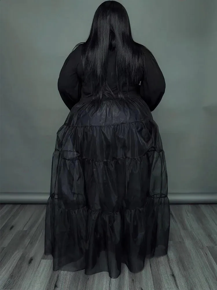 black gothic dress plus size Vintage Corset Wedding Dress, Floor-Length and Red Lace Applique Gown, V-Neck, Capped Short Sleeves, Lace-Up Back, Natural etc.Corset is sweetheart style Gothic Black dress for Women