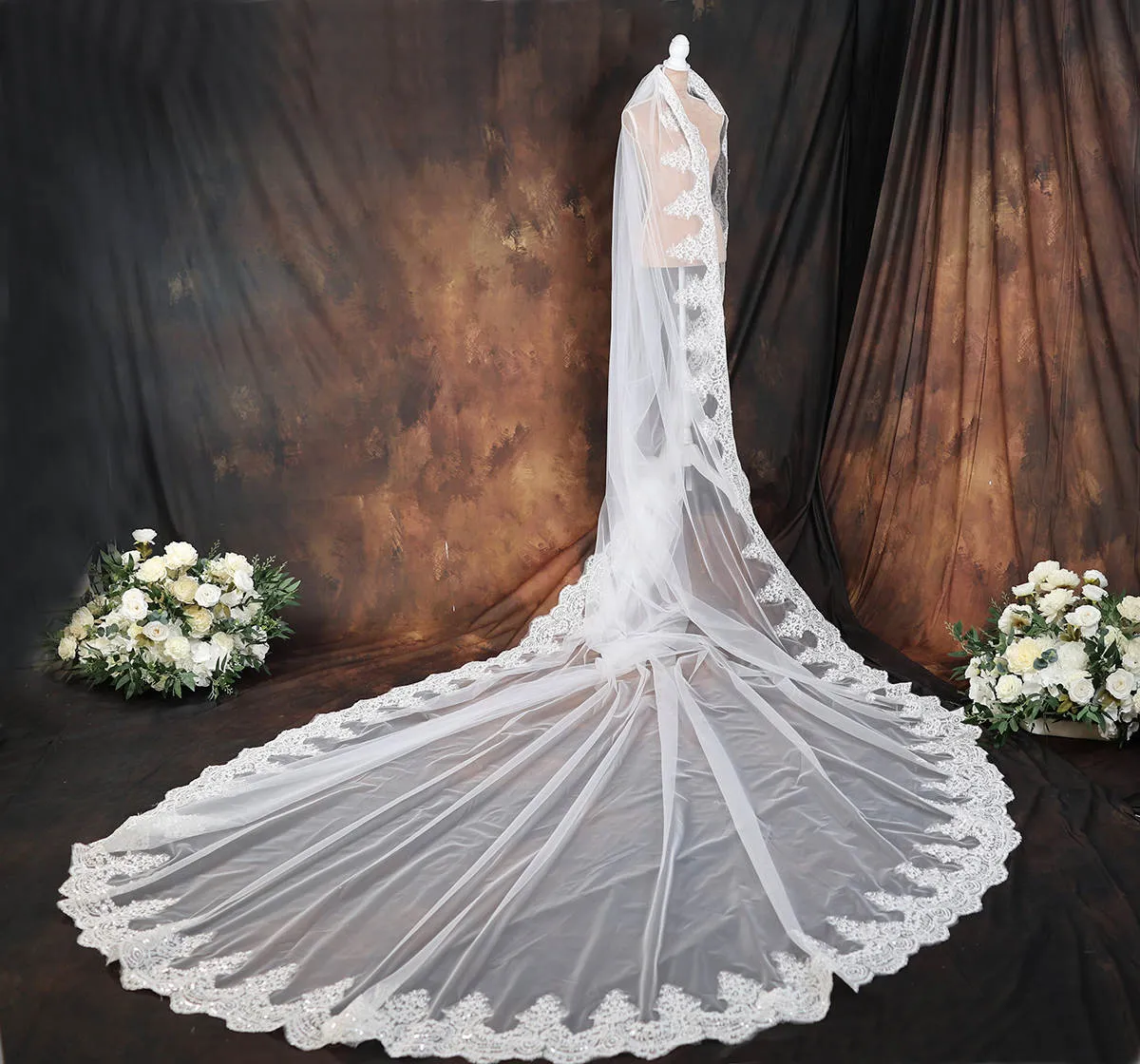 Classic Wedding Veil For Women Lace Long Special Cut... From  display picture 2