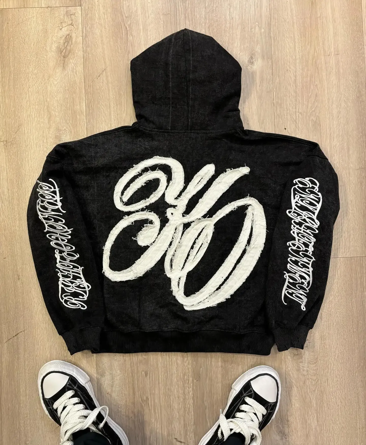 Zip Up Hoodies: Streetwear Fit, Features & Fabrics Guide