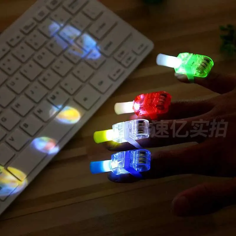 10 Bagues Lumineuses LED à Doigt – Projection Motifs Noël – Couleurs Aléatoires, Clignotantes – Pour Fêtes, Spectacles, Enfants