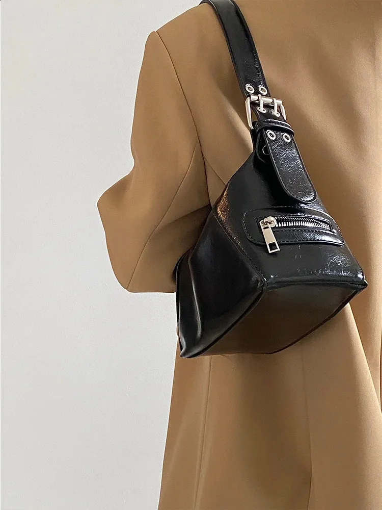 Retro Charm: Premium Leather Shoulder Bag - Y2K Style, Small