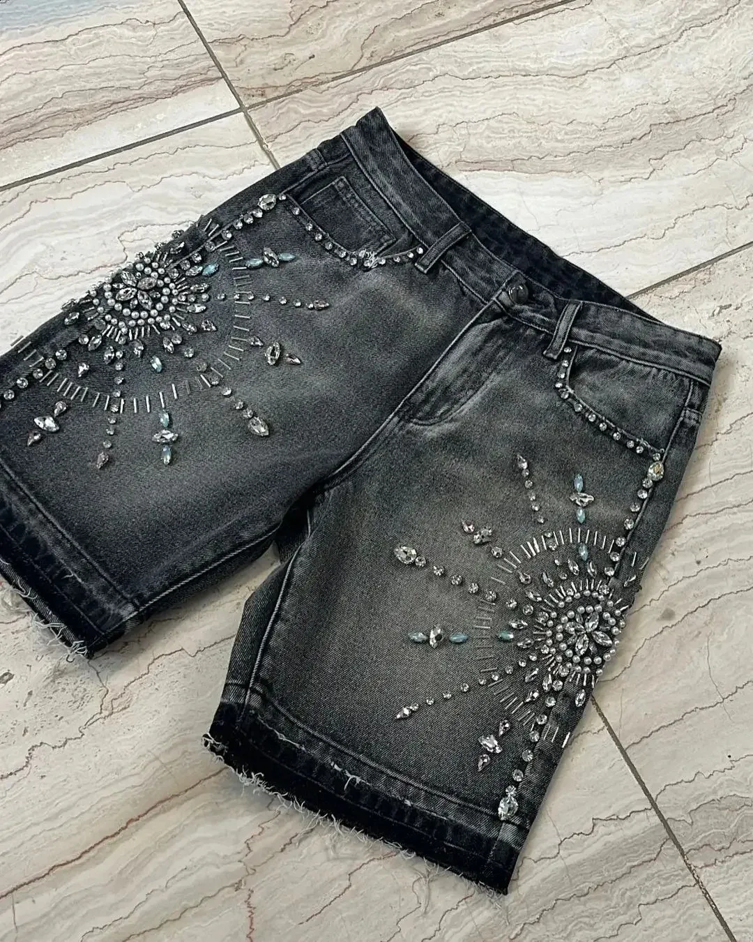 y2k archive   ブラックデニム 短丈　36 Black Denim Shorts with Diamond Inlay: Slim Fit, Retro Y2K