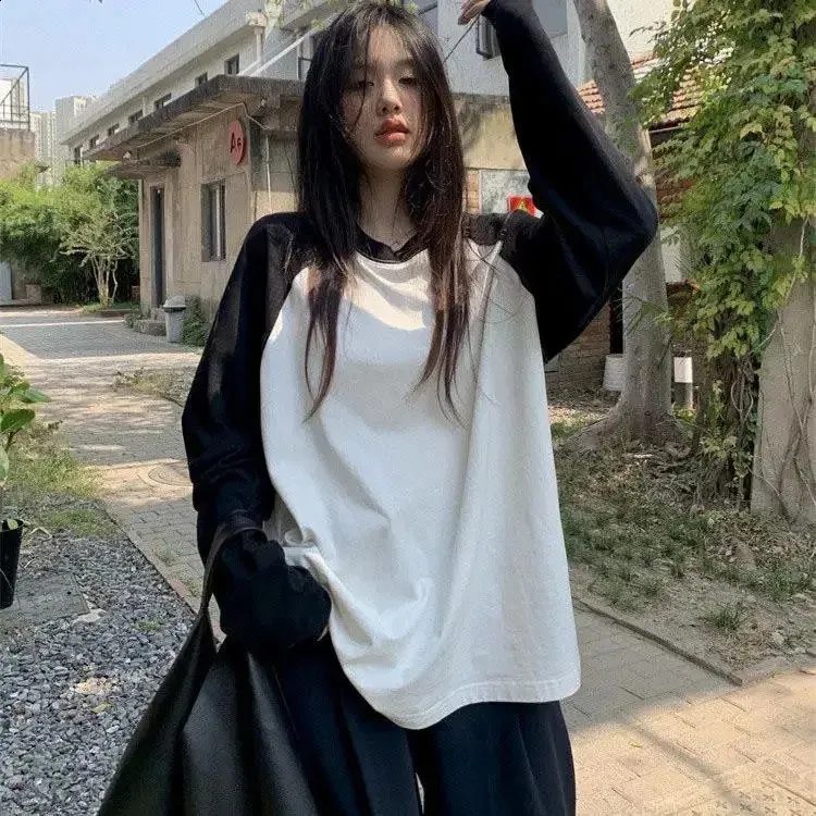 Streetwear Harajuku Long Sleeve O Neck Tee Black And White