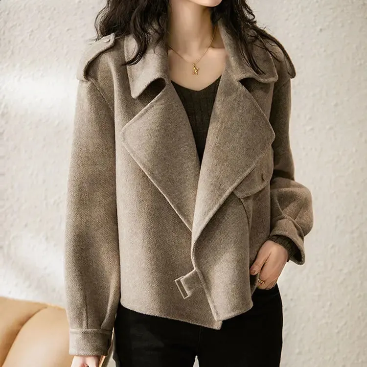 Elegant Women's Twill Wool Short wool coat women