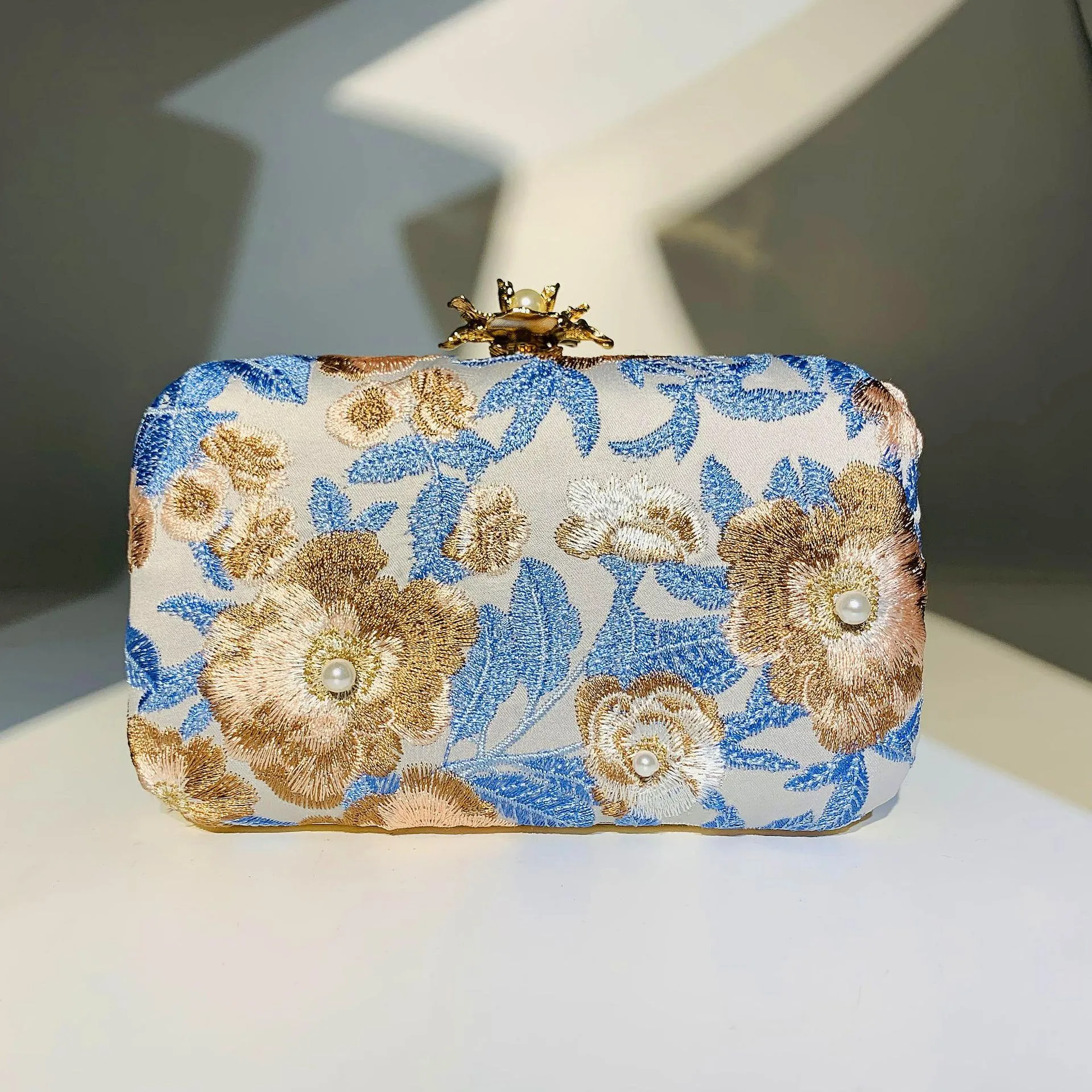 Pink Delicate Traditional Velvet Flower Evening Clutch Bag with Beadings
