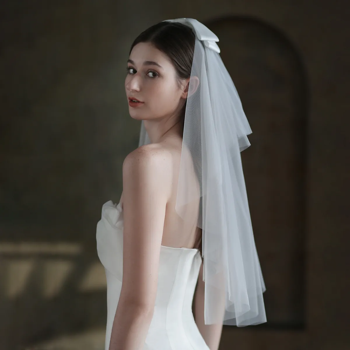 Elegant White Bridal Veil with Bow Shop the Florence Bow Bridal Veil White main image 3