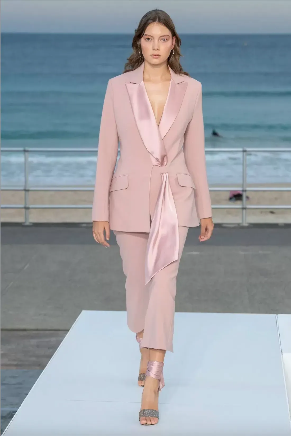 Matrimonio Tailleur Donna Smoking Femminile Per Matrimonio Abiti