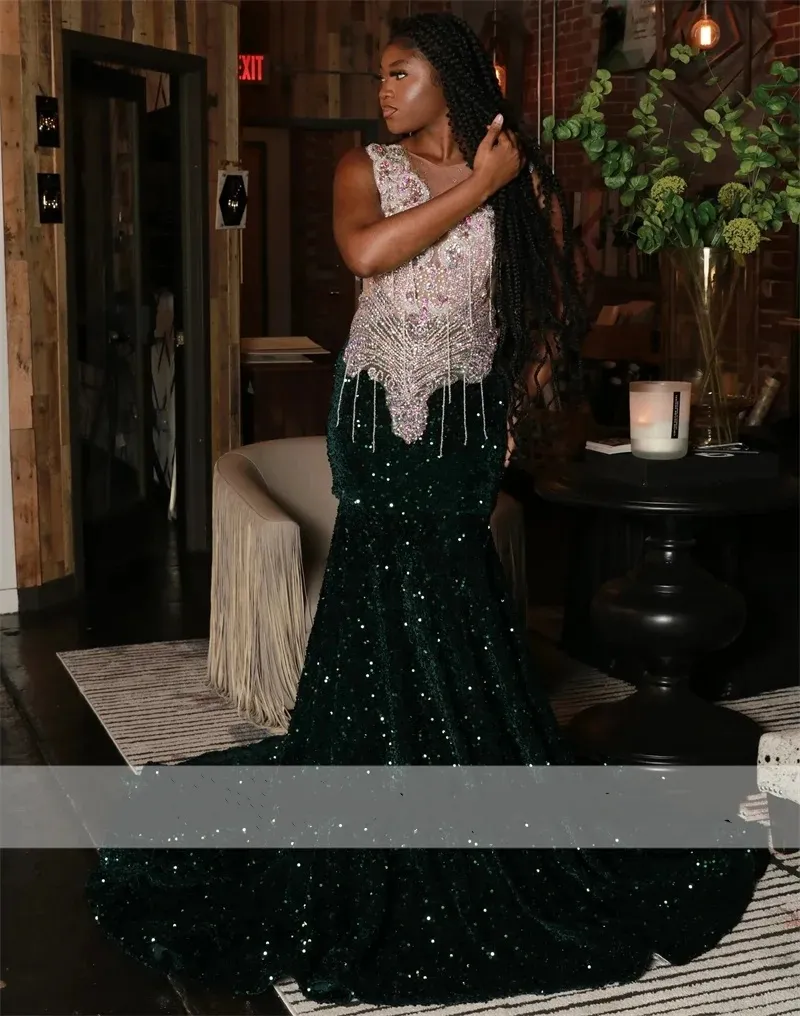 black and emerald green prom dress Sparkly Dark Dress: Glittering Rhinestone Evening Gown, Best Seller! Shop Now! from Dhgate Prom Dresses Color:Stargazer Evening dress shoot12-21 Men's Ivory White Blazer