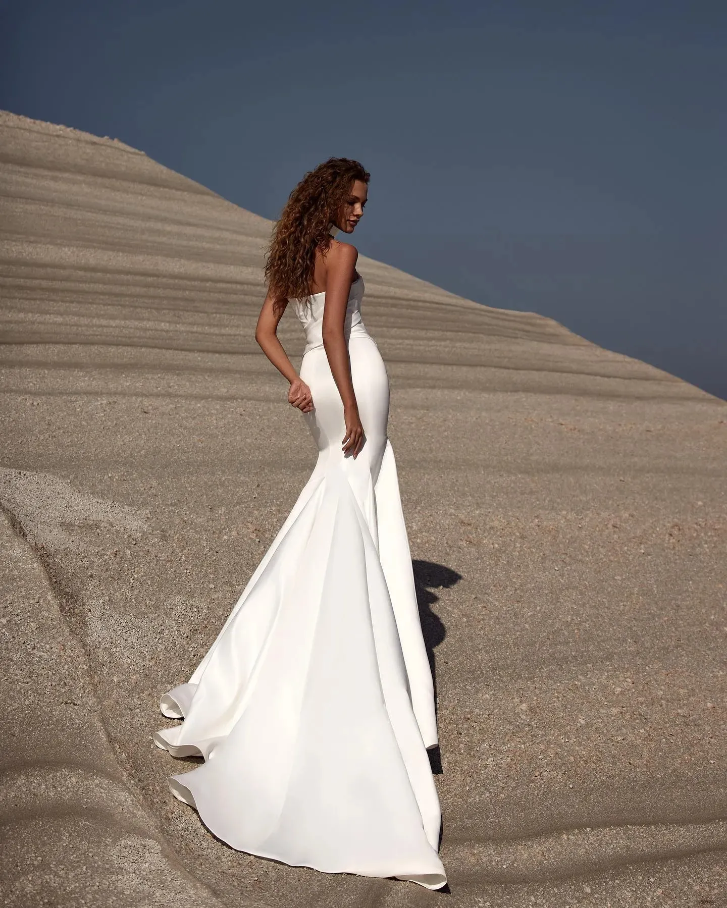 DHgate.com:Milla Nova Strapless Mermaid Satin Wedding Dress DHgate.com:Milla Nova Strapless Mermaid Satin Wedding Dress