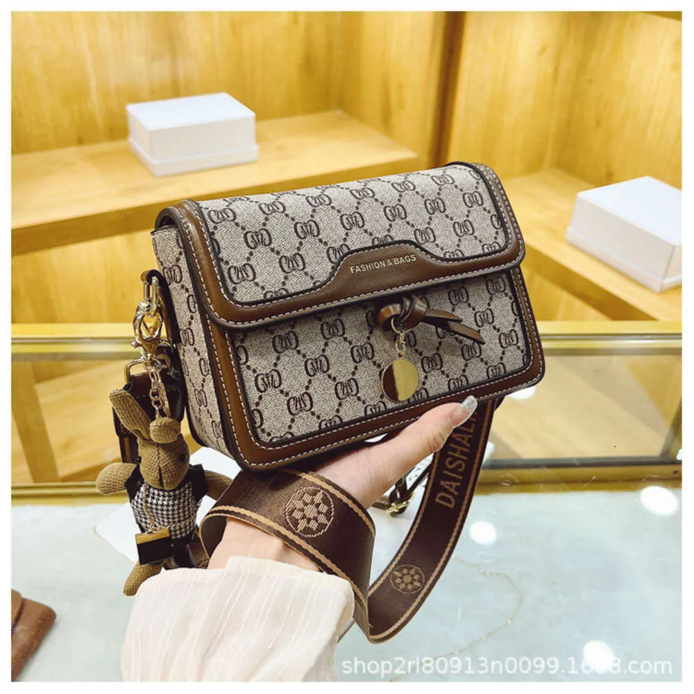 Designer Women s Handbags 50 Off Factory Discount New High End Shoulder Bag Unique Dign French Light Luxury Trendy Brand