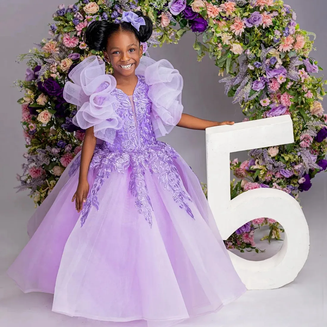 Purple Flower Girl Dresses Communion Dress V Neck Tiered Ball Gowns Queen Birthday Dress Appliqued Lace Beaded For African Little Black Girls