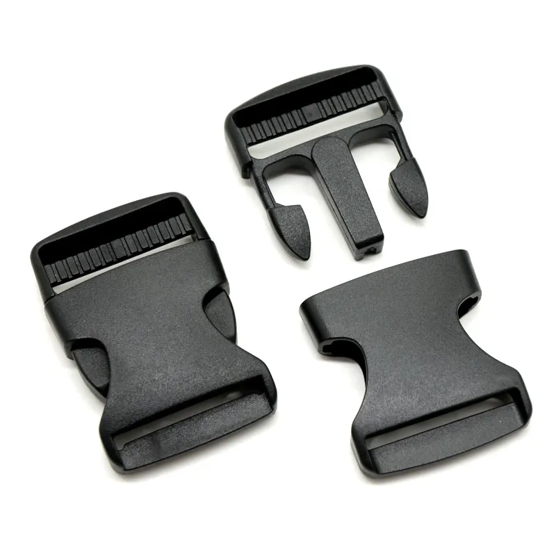 Adjustable belt buckles clearance