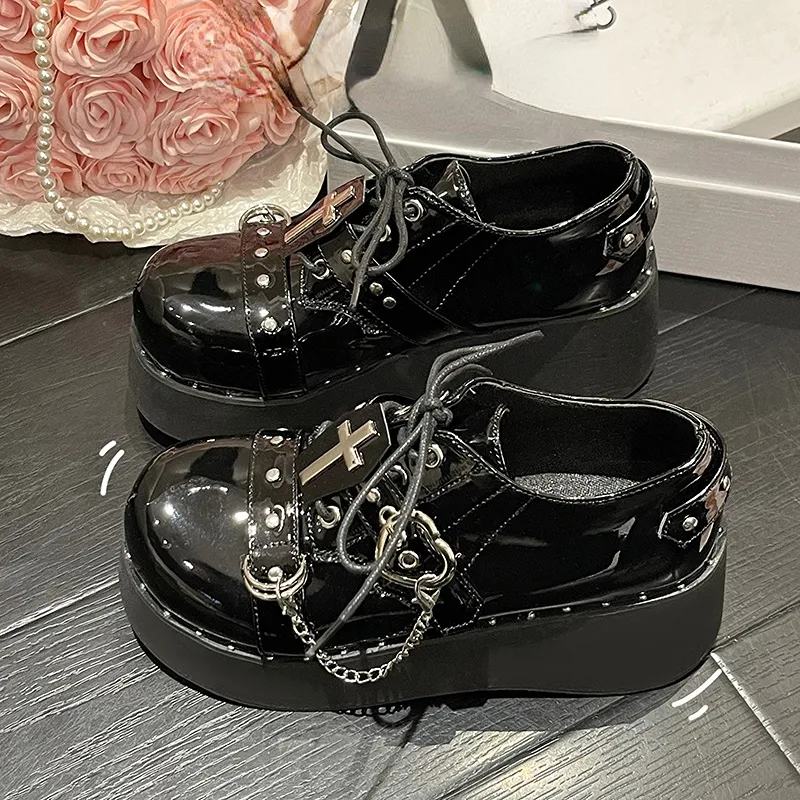 Cute platform boots hotsell