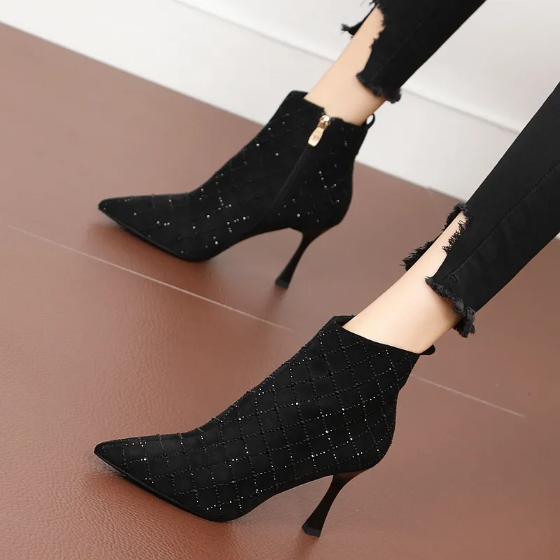 Regeerstijn Met Dames Lage Laarzen Met Lage Hakken Luxemerk Sexy Stiletto Laarsjes Van 21 78 DHgate
