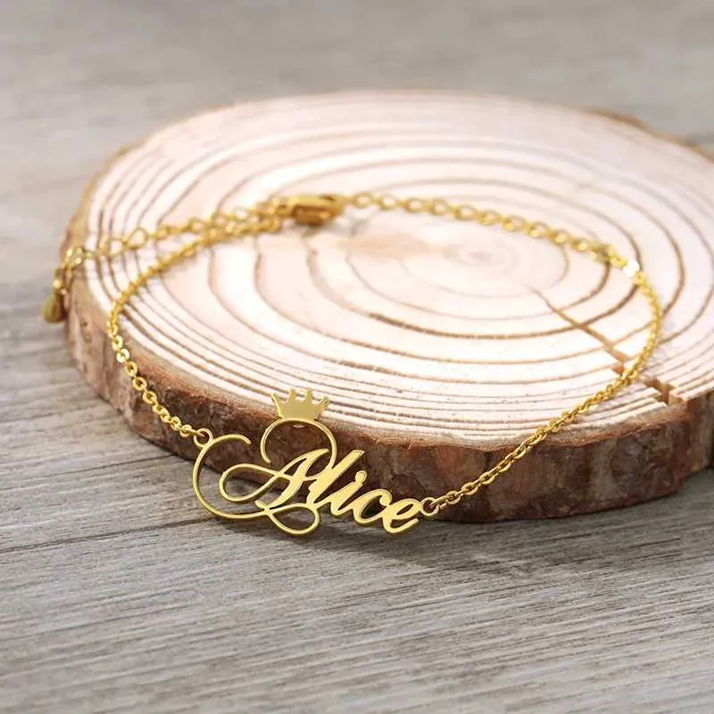 Charm-Armbänder Cus Crown Personalisierter Name Edelstahl Typenschild Armband für Frauen Mädchen Charms Handgefertigt Graviert_voghion.com