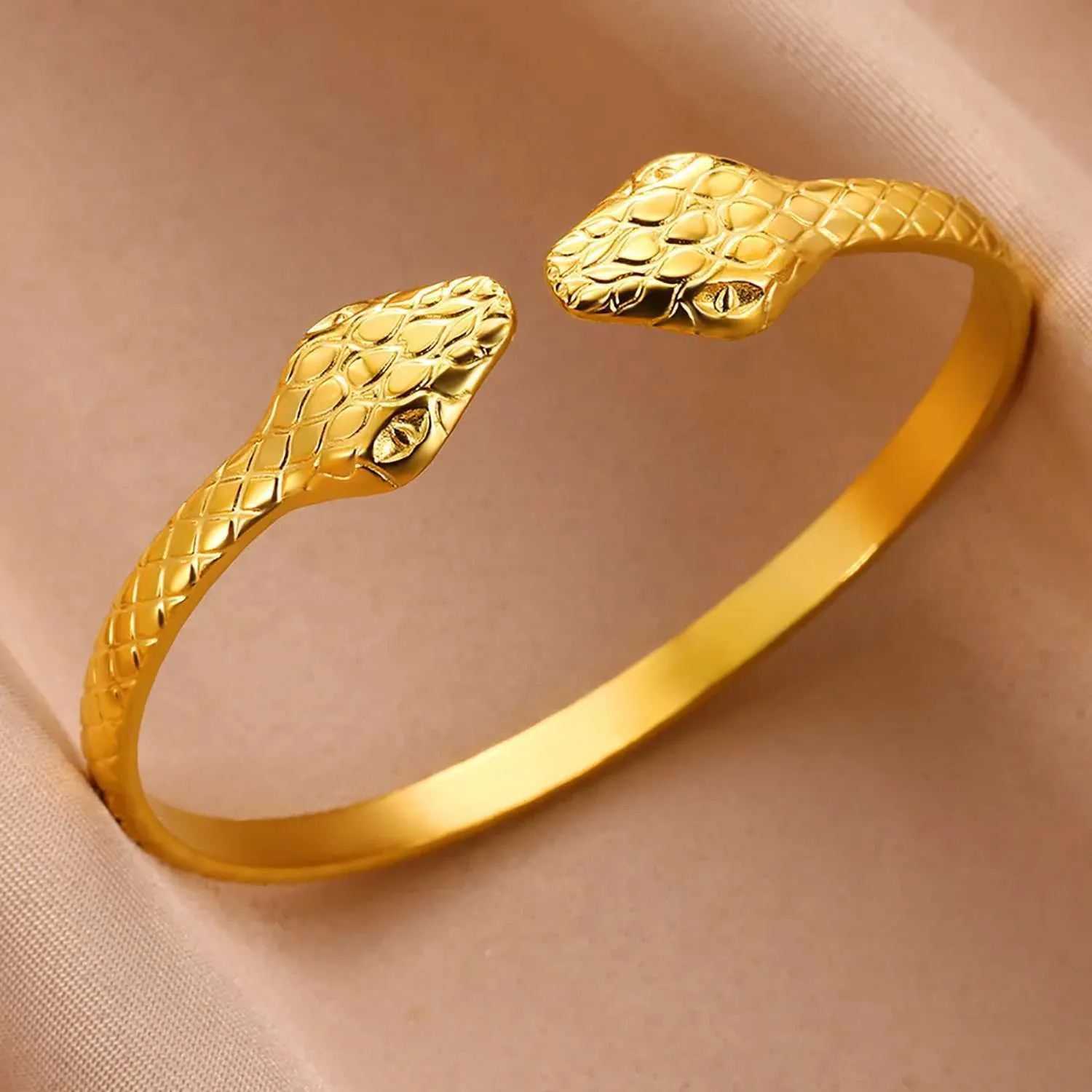 Minimalist Fish Cuff Bangle Stainless Steel Gold Charm Bracelet_voghion.com