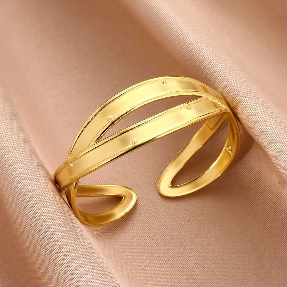 Minimalist Fish Cuff Bangle Stainless Steel Gold Charm Bracelet_voghion.com
