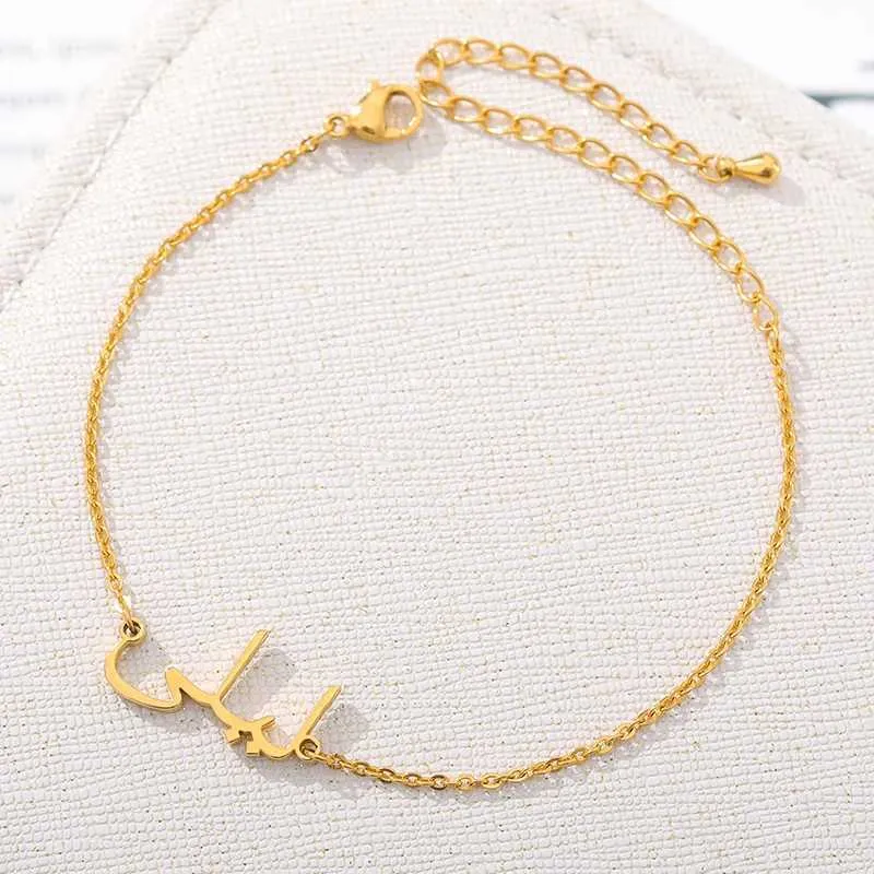 Charm Cus Armbänder für Frauen Edelstahl personalisierte Farsi Name Arabisch Typenschild Armband Muslim Schmuck Geschenk BFF_voghion.com