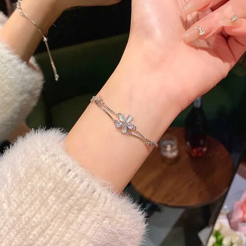 Bracciale a fiore in cristallo e zirconia per donna bracciale doppio_voghion.com