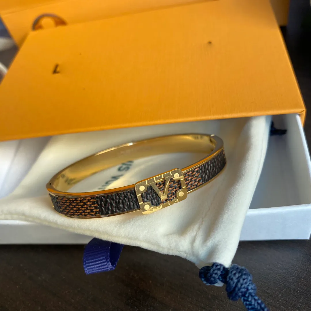Designer bracelets brands hot sale