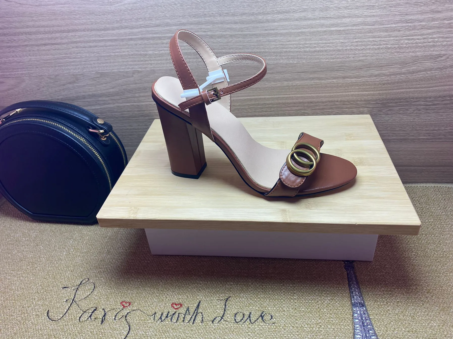 Bulk Designer Leather High Heeled Chunky Heel Sandals With Metal Belt Buckle For Women Perfect For Dance And Dressy Occasions Available In Large Sizes 34 42 With Box At Only 52.77 DHgate.Com