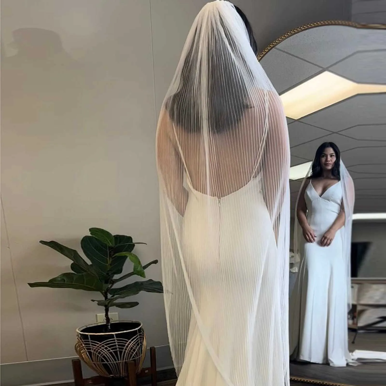 Gioielli per capelli Veli da sposa romantici 1 livello Velo rigido in organza trasparente con pettine Bordo tagliato Accessori per sposa_voghion.com