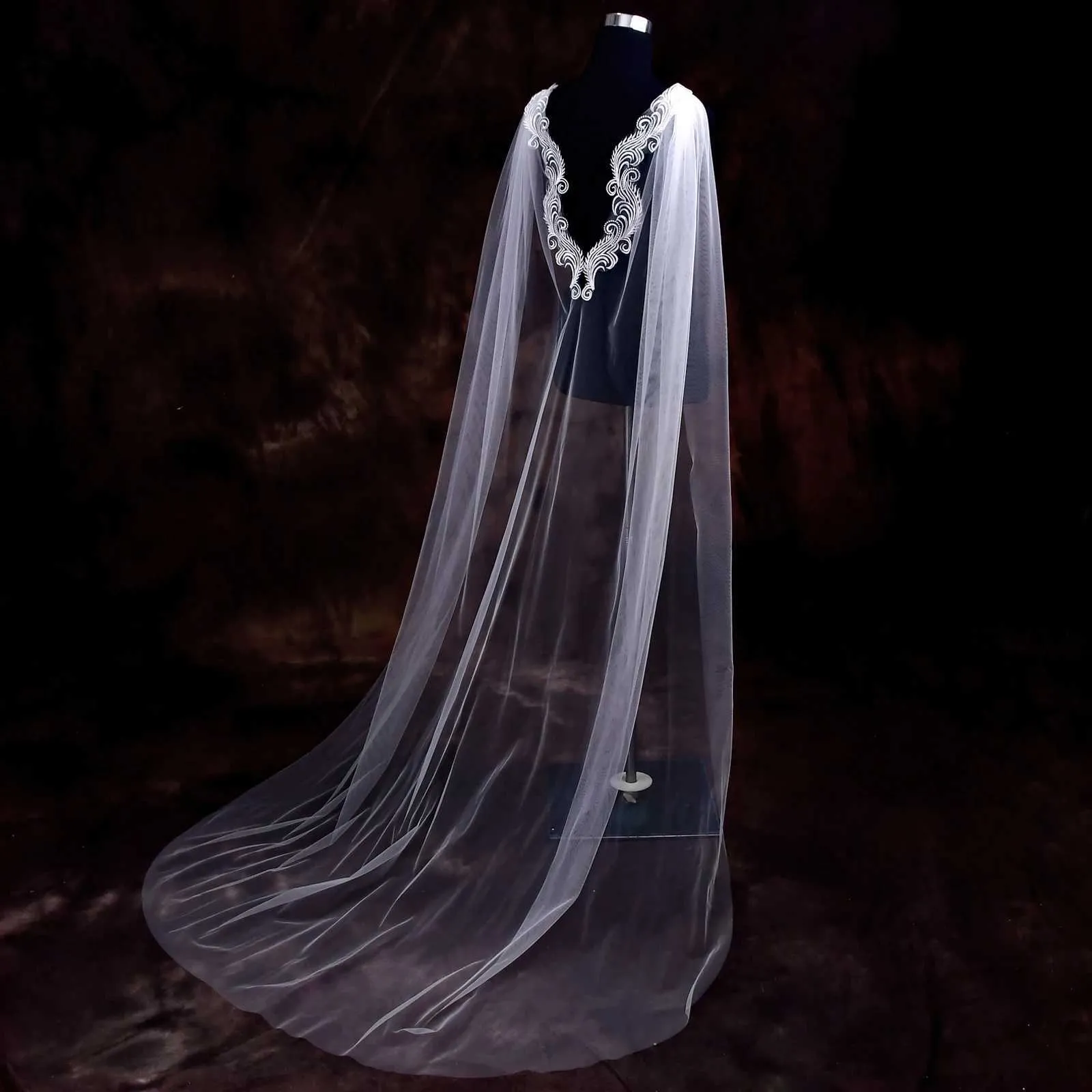 Mantella da sposa con velo lungo cattedrale accessori capelli sposa_voghion.com