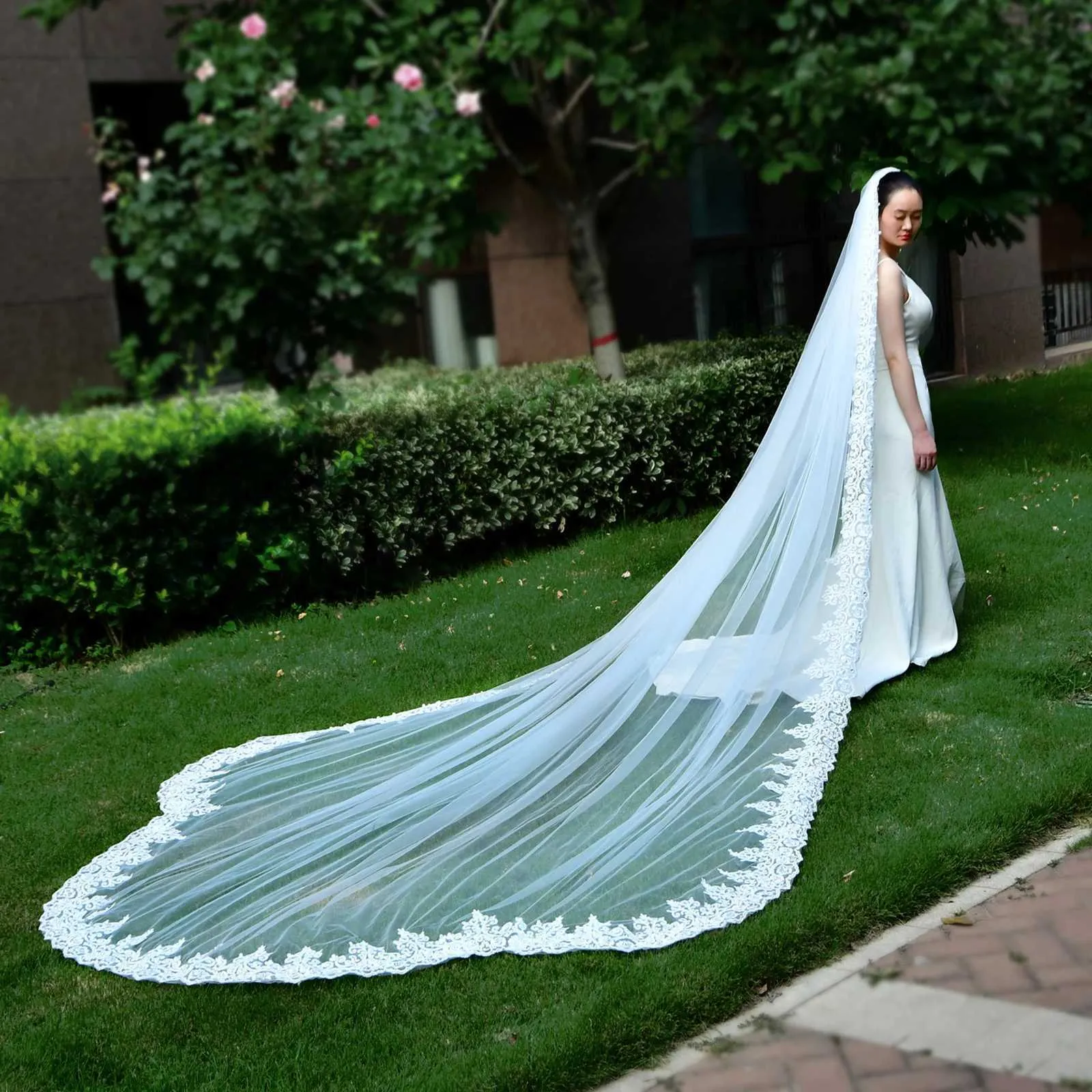 Hair Jewelry V153 Bridal Veils Long Cathedral Veil 1 Tier 3M Lace Appliques Scalloped Edge Mantilla Tulle Wedding_voghion.com