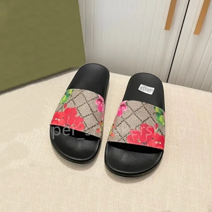 Flip flops designer outlet