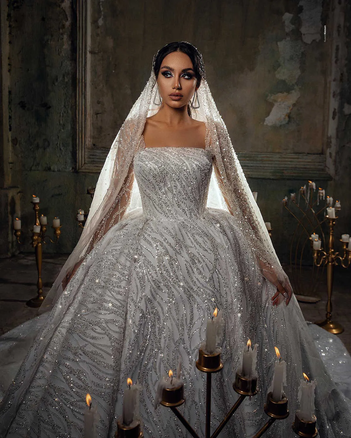 Custom Made Sparkly Sequin Ara Mina Wedding Gown With Square Collar Beading And Sweep Train From Romanticggowns 196.34 DHgate.Com