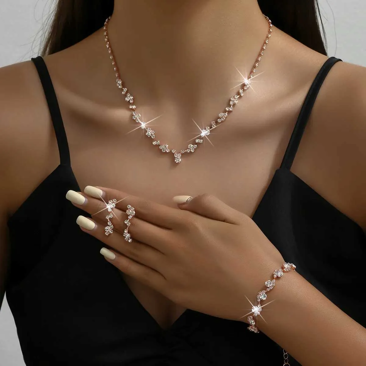 Exquisite Rose Gold Diamond Jewelry Set: Crystal Bridal Necklace