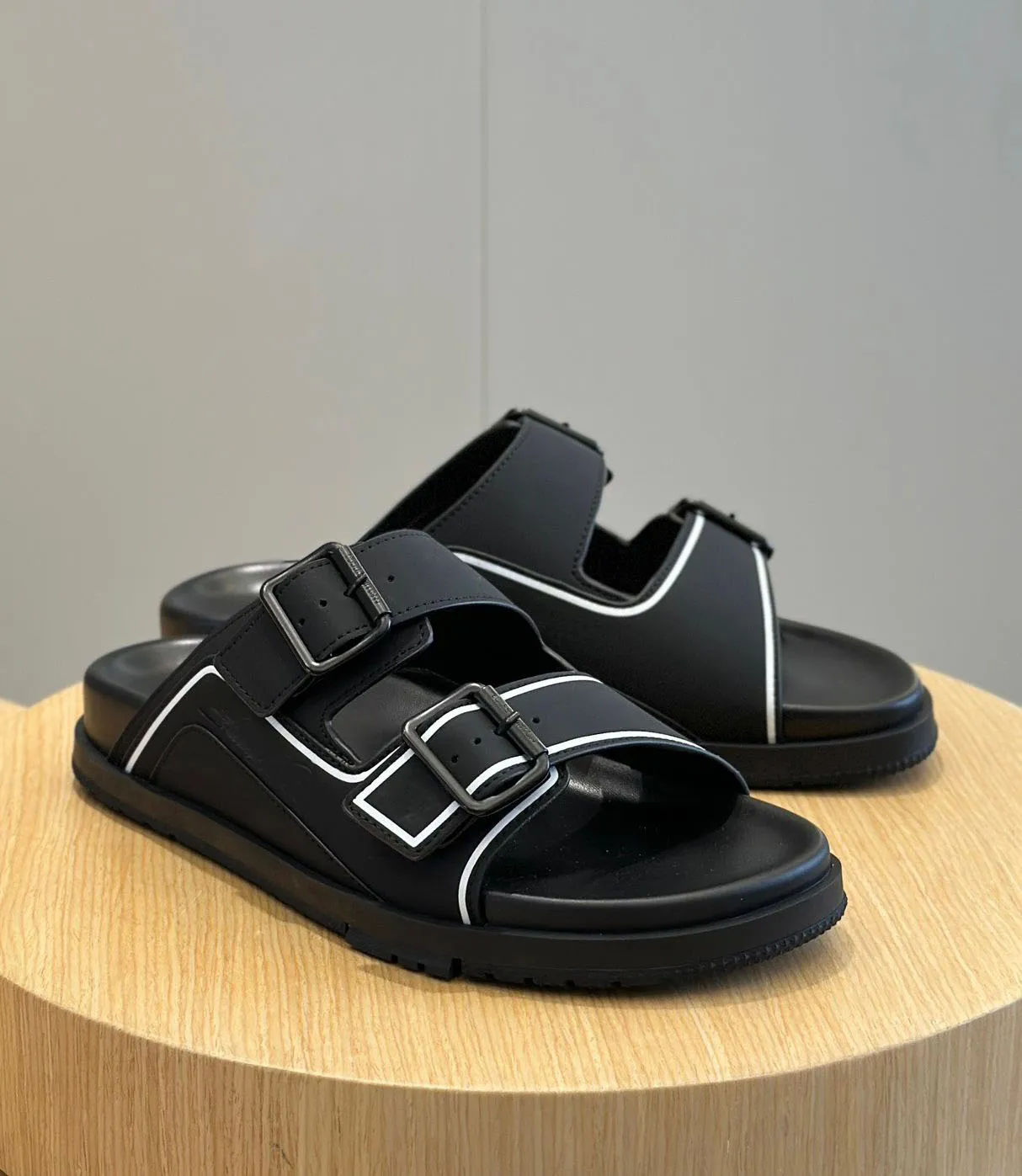 Summer Luxury H Town Men Sandals Shoes Mules Nappa Leather Slides Flats Oblique Mules Man Slip On Slippers Daily Wear Walking EU38 46 Original Box