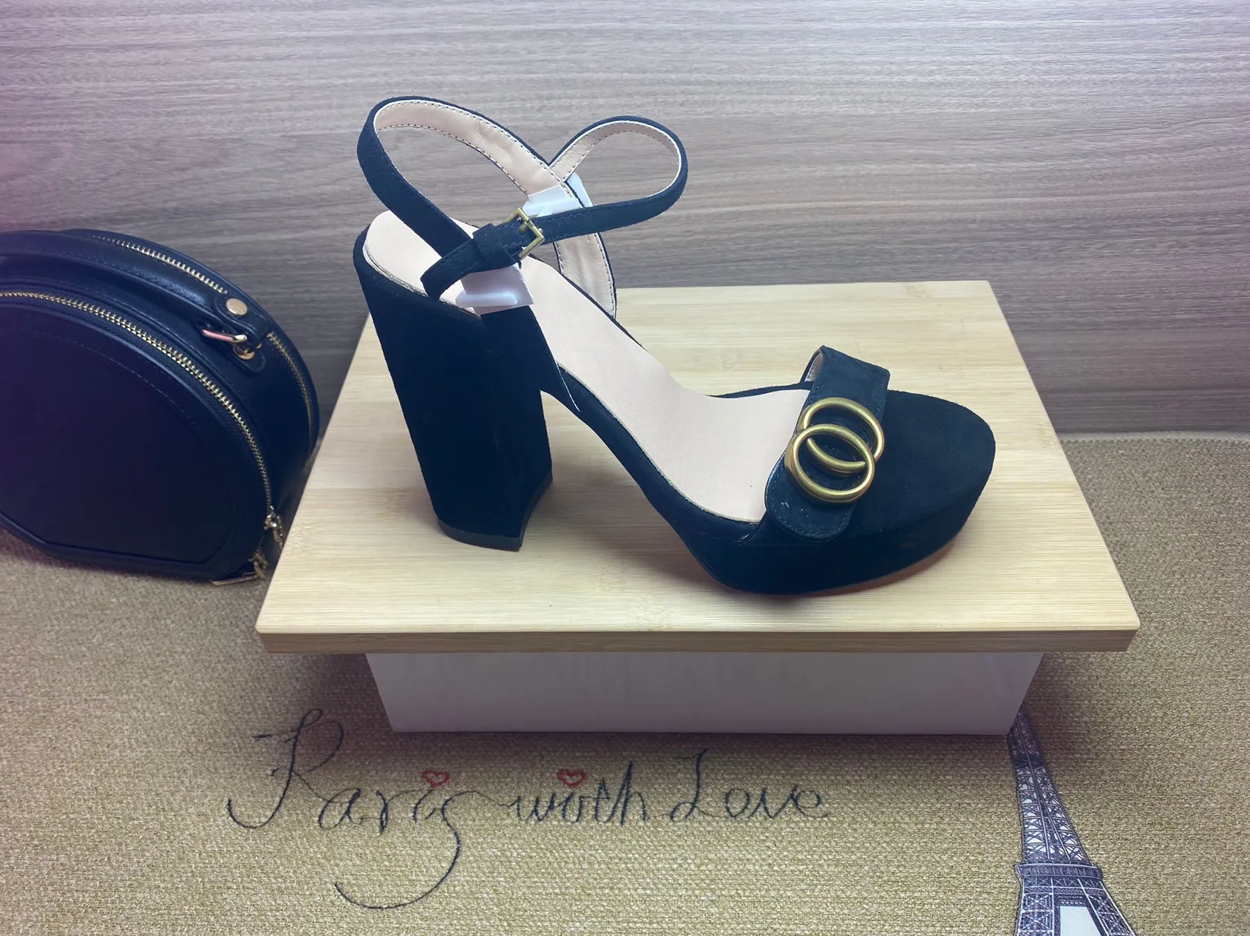 Sangle de boucle en cuir feminine Sandales a talons hauts chaussures de danse formelle talon epais talon chunky talon 2024