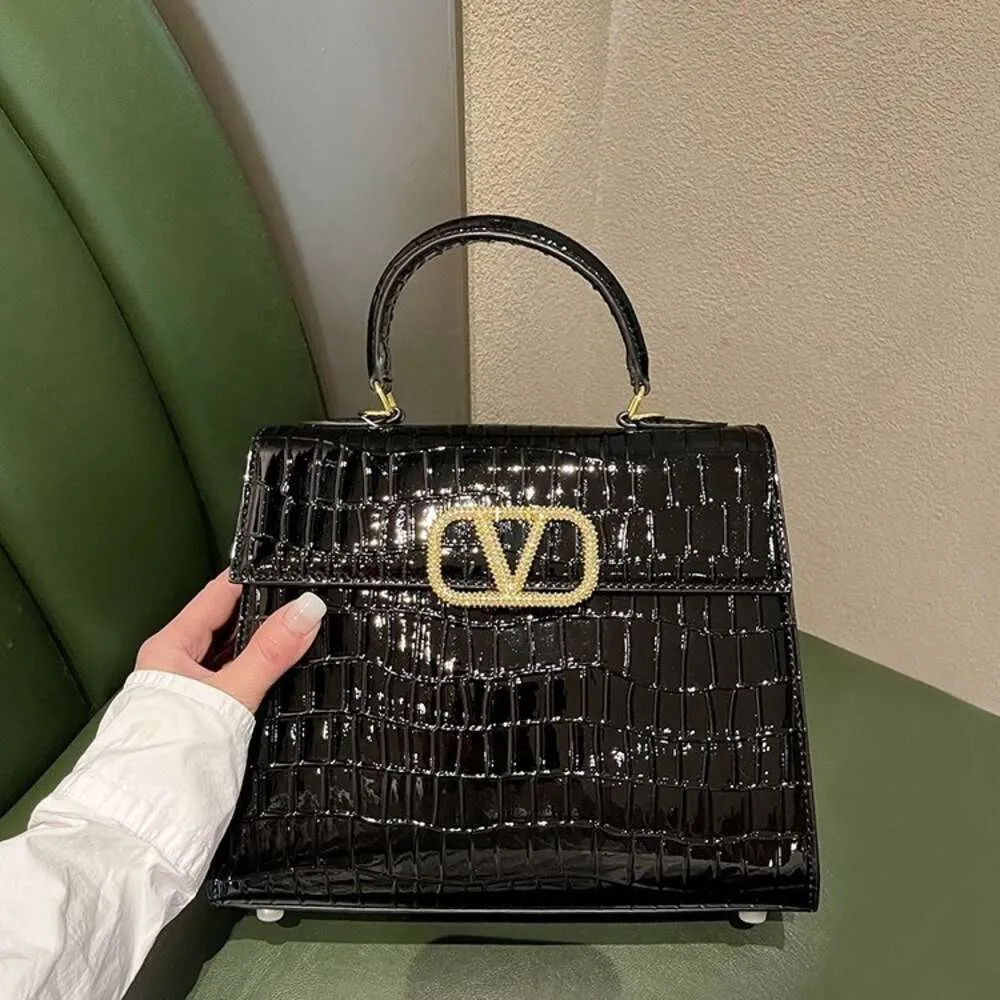 Discount women's handbags best sale