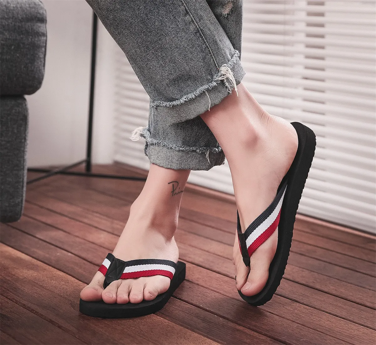 Paragon casual slippers best sale