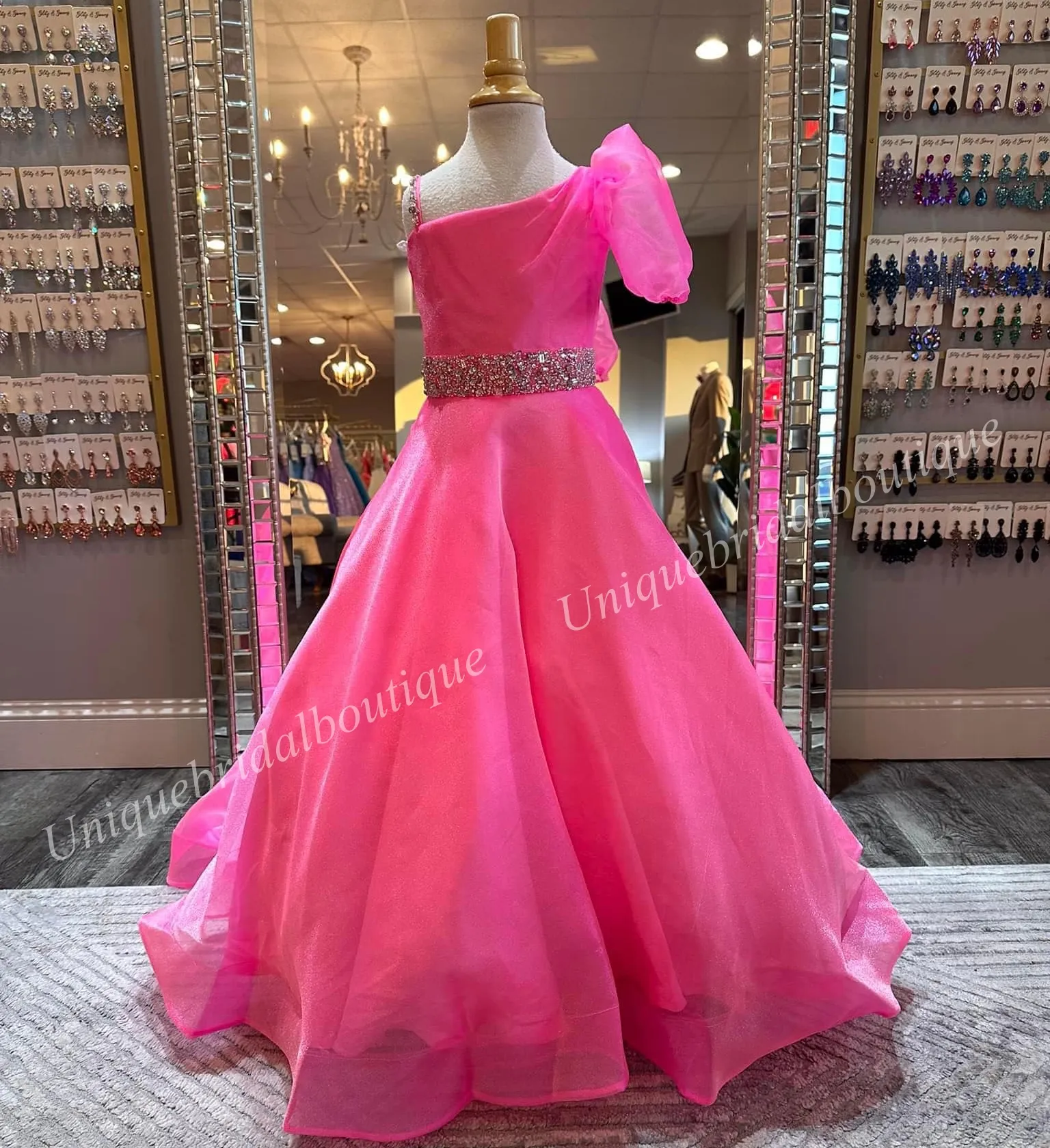 Pink Organza fuchsia pageant dress for Little Girls with Beaded Detailing, Puff Sleeves, and Periwinkle - Perfect for Princess Birthday, Formal Party,