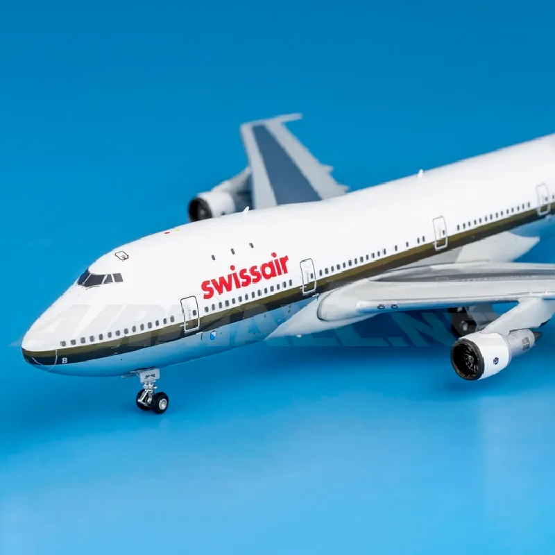 Phoenix 1:400 Scale Diecast Metal Boeing 747-200 Swissair Airplane