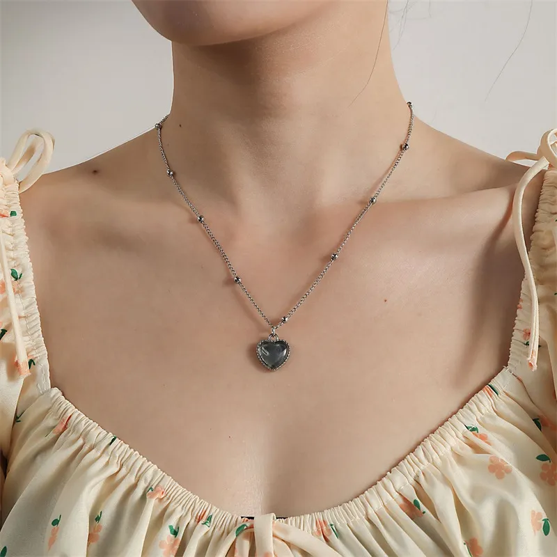 Thermochromic necklace deals