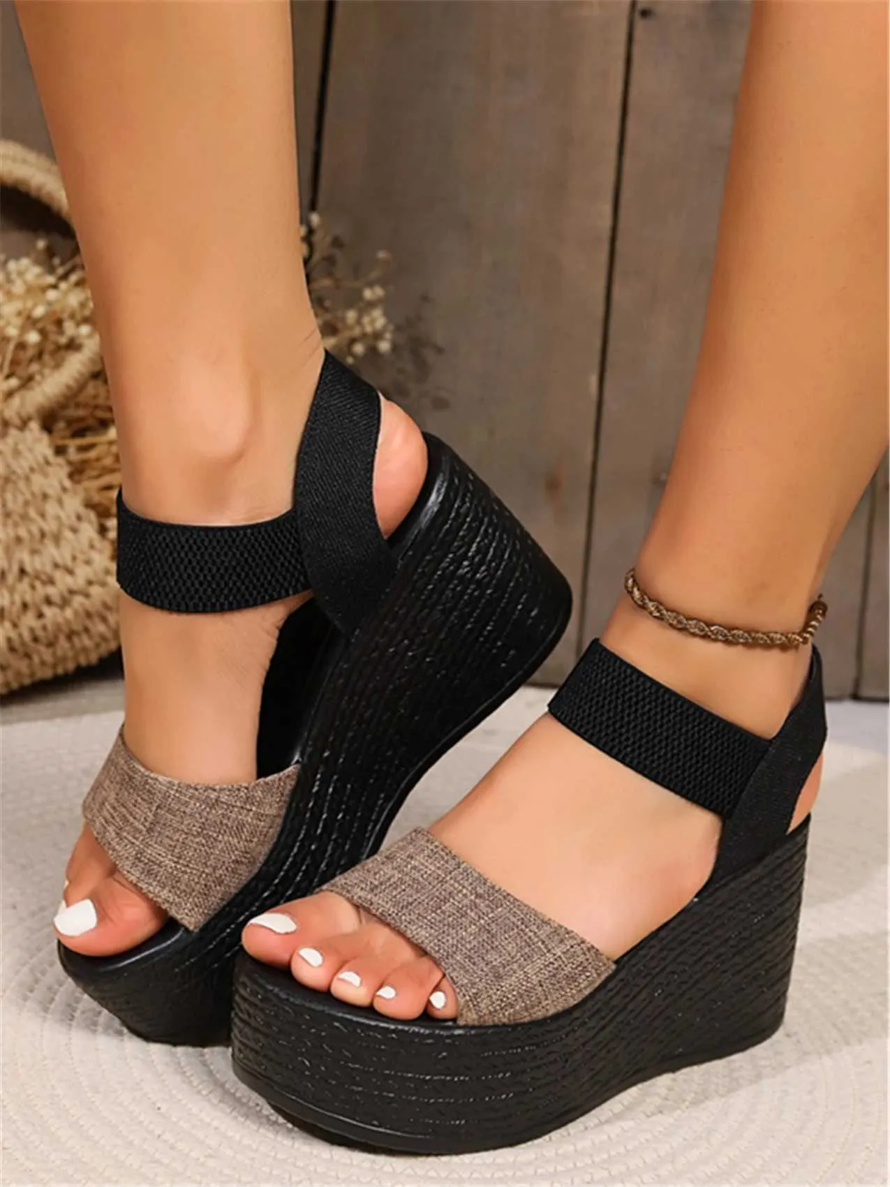 Waterproof wedge cour sandals