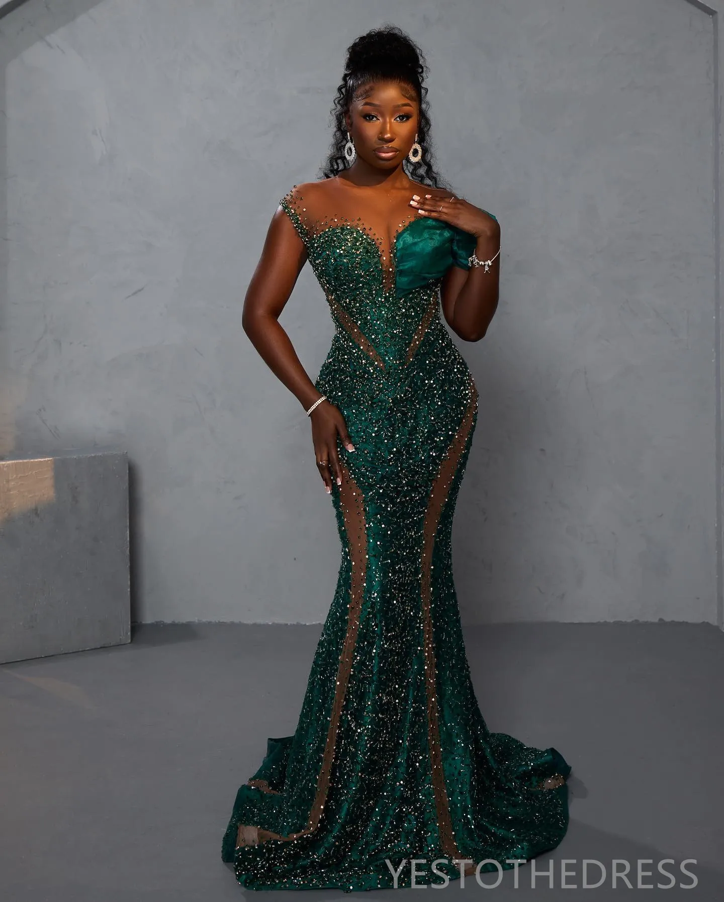 DHgate Plus Size Prom Dresses for Black Women Illusion Sheer Neck Mermaid Short Sleeves Sequined Lace Evening Dresses Formal Dress for Birthday Girls AM440 Wedding Party Events